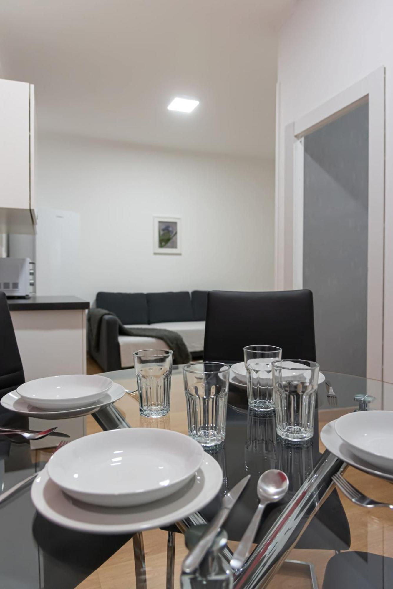 Apartamentos Day Madrid Luna Centro Gran Via Sol Malasana Экстерьер фото