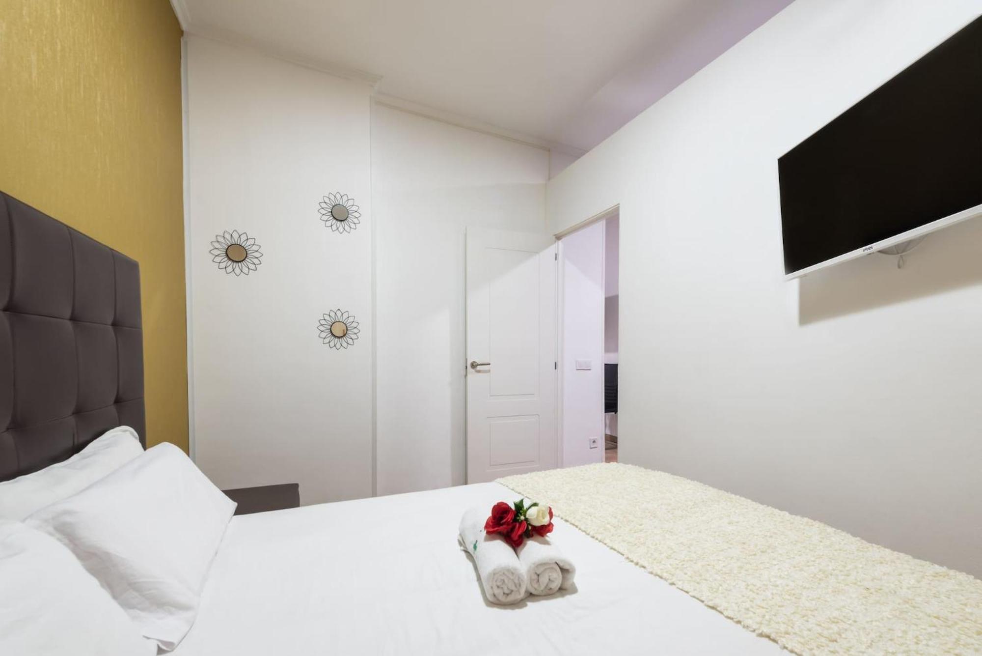 Apartamentos Day Madrid Luna Centro Gran Via Sol Malasana Экстерьер фото